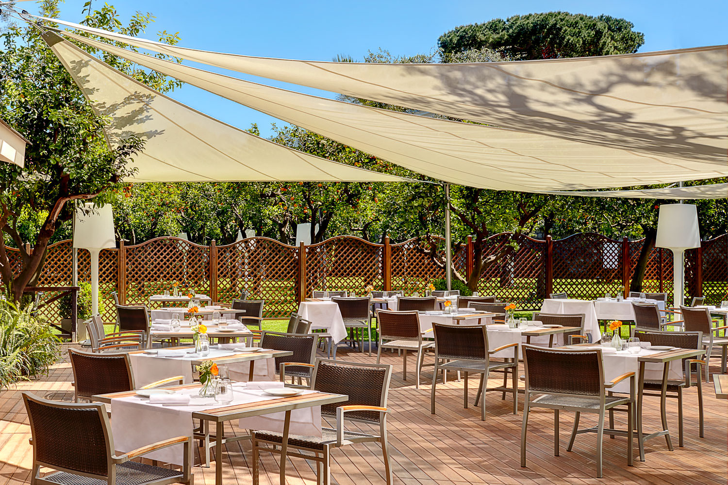 L'Orangerie, open-air restaurant, grill and pizzeria by the pool in Sorrento